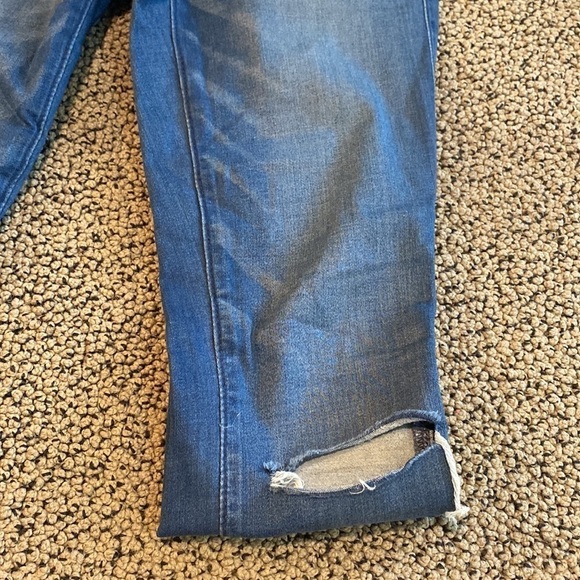 Abercrombie & Fitch Jean Legging Size 0R Denim in Like New Condition - Picture 4 of 9